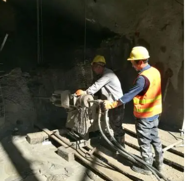 乌兰水下抗分散灌浆料特点 水下不分散注浆料介绍