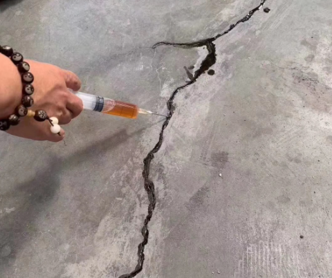 乌兰混凝土裂缝修补技术详解​